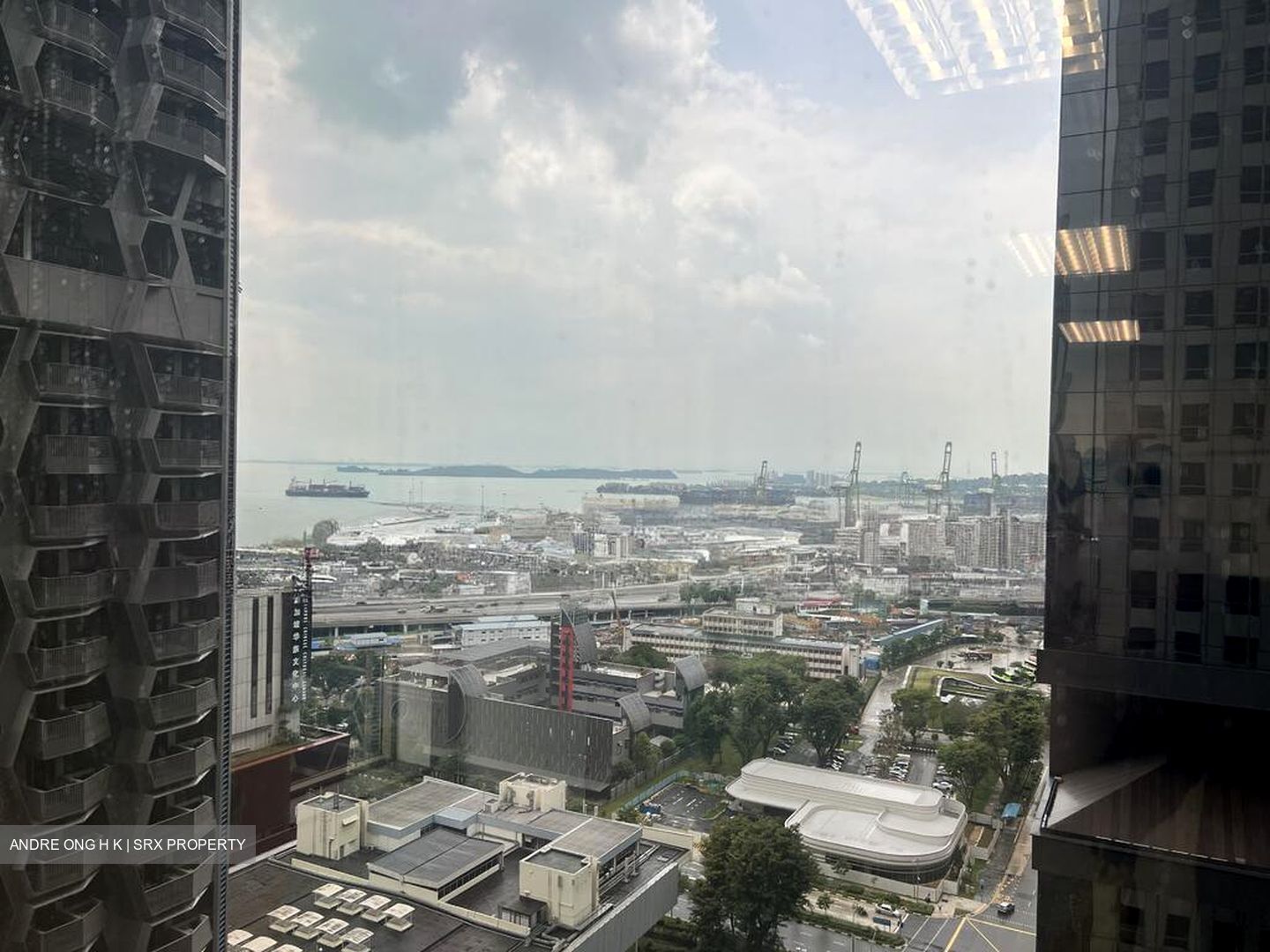 Oue Downtown (D1), Office #594020191